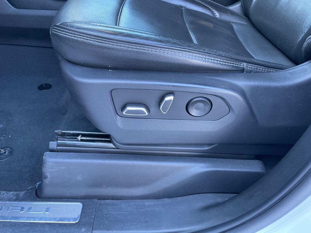 Certified Used 2023 White GMC Denali image 39