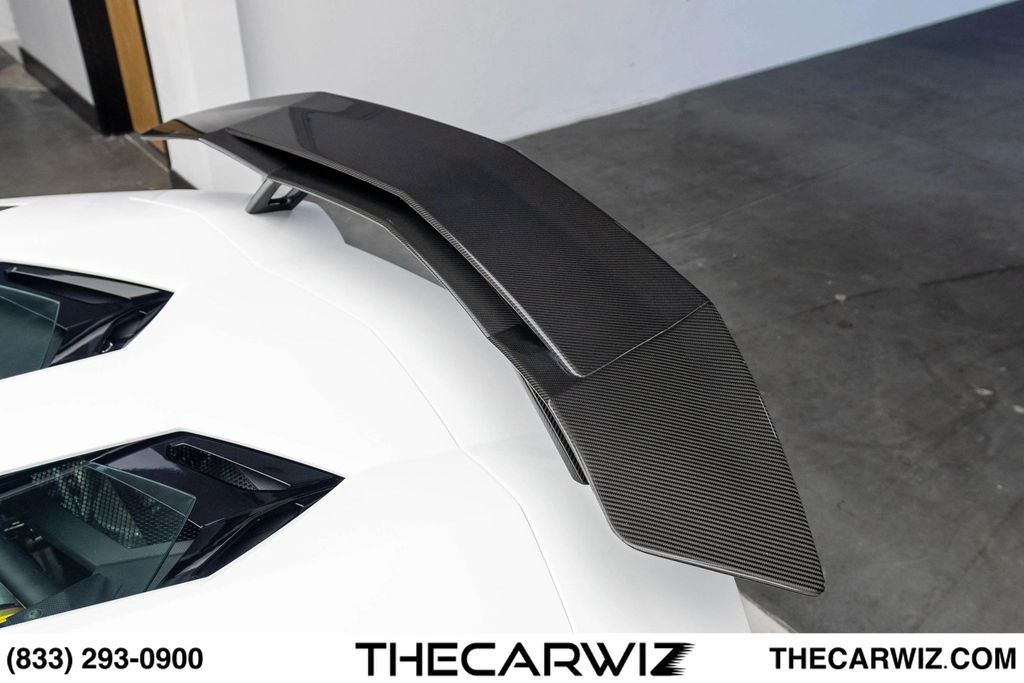 2017 Lamborghini Aventador Base - Photo 25