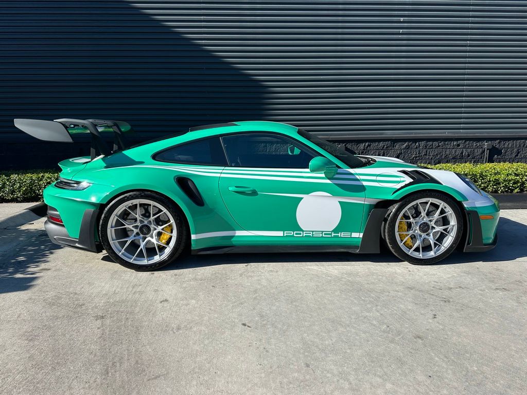 Thumbnail: 2025 Porsche 911 - 10