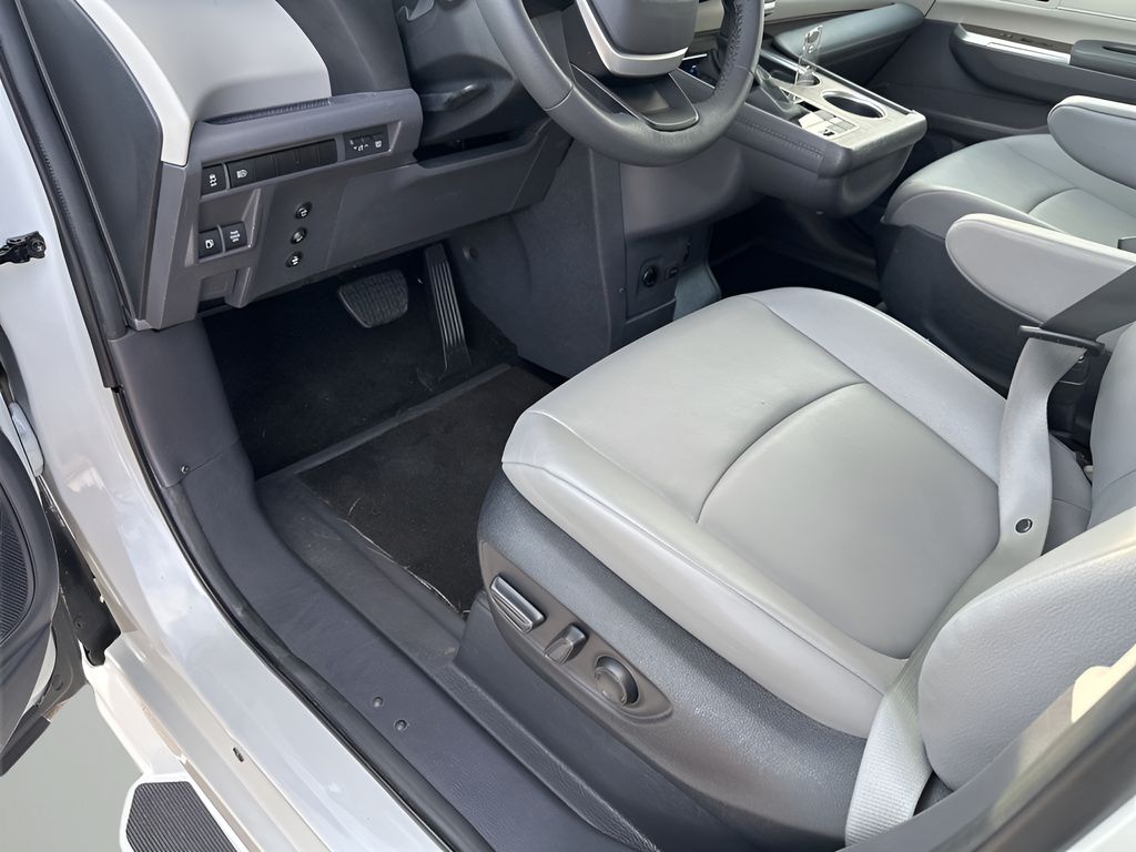 Used Car 2024 Toyota Sienna  Xle For Sale Under $80,000 In Austin, Texas