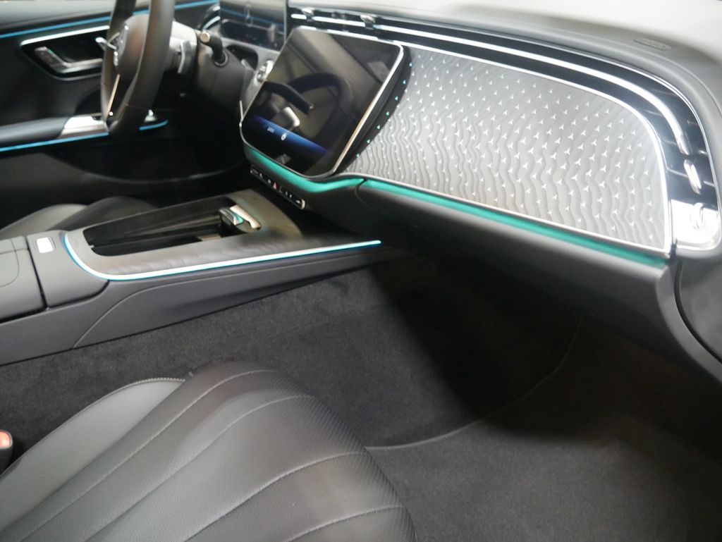 Thumbnail: 2026 Mercedes-Benz E-Class - 27