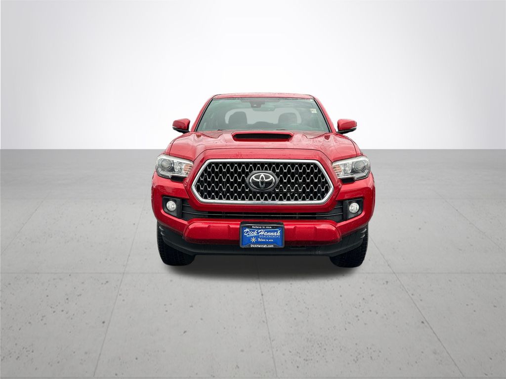 2019 Toyota Tacoma TRD Sport photo 3
