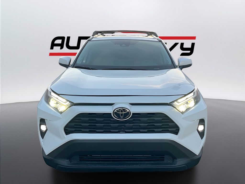 Used 2025 Beige Toyota XLE Premium image 2