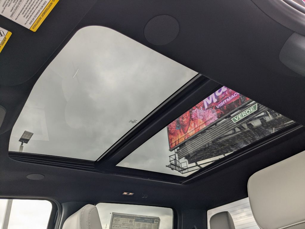 2025 Ford F-150 Lightning Platinum