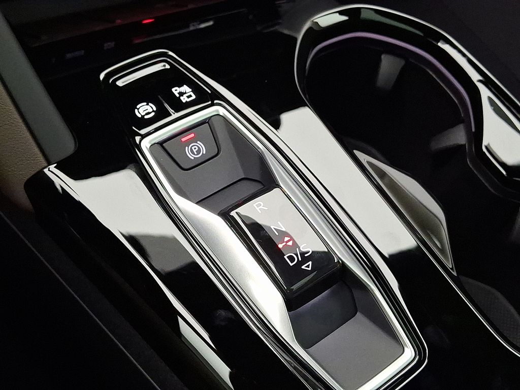 Thumbnail: 2025 Audi Q5 - 10