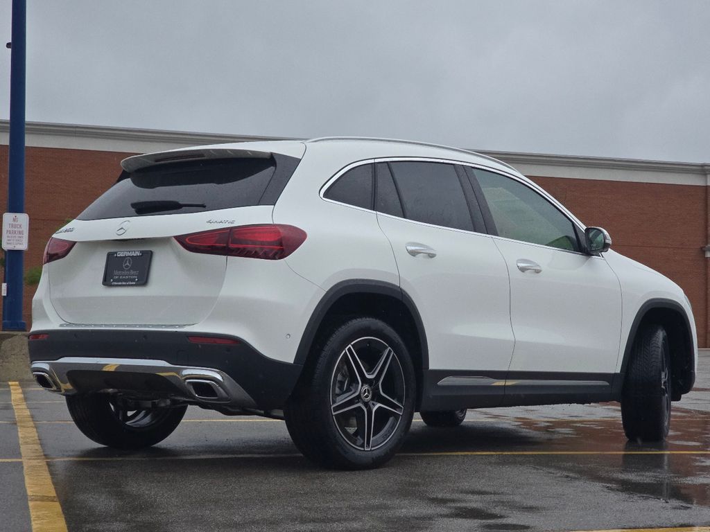 New 2026 White Mercedes-Benz GLA 250 image 16