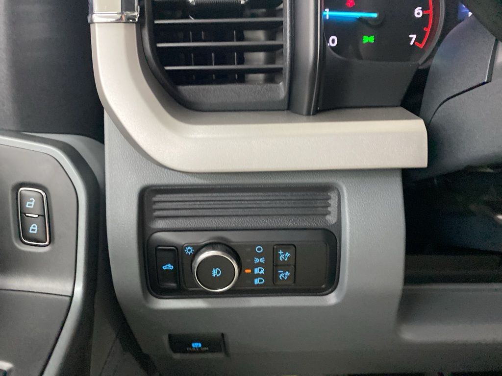 2025 Ford F-250SD XLT photo