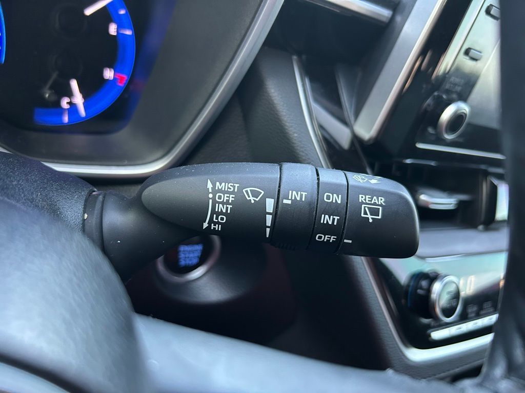 2022 Toyota Corolla Cross XLE 21