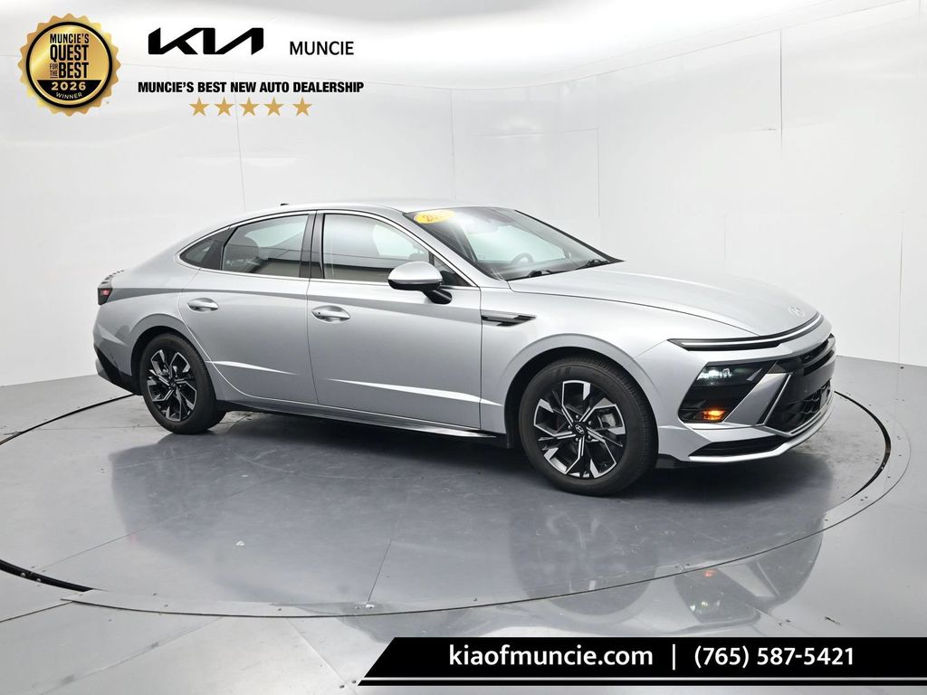 Aero Silver 2025 Hyundai Sonata Sedan Front-Wheel Drive 8-Speed Automatic