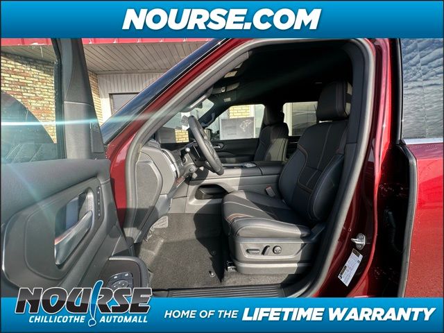 2025 Nissan Armada SL photo