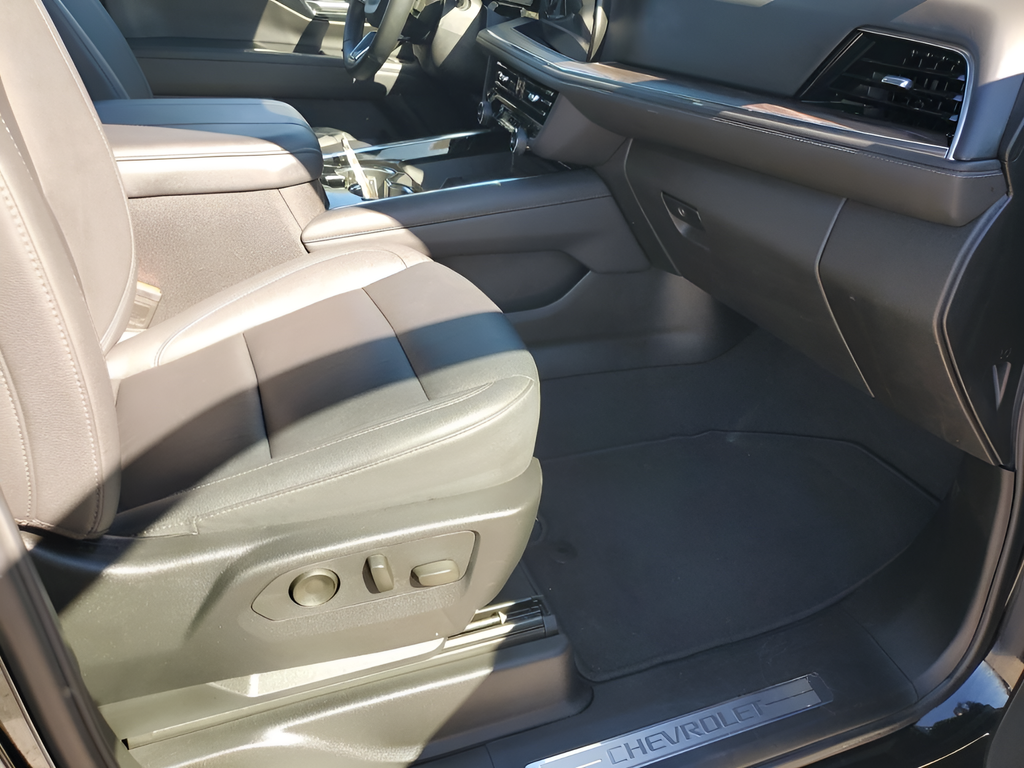 Used Car 2025 Chevrolet Suburban  Z71 For Sale Under $70,000 In Austin, Texas