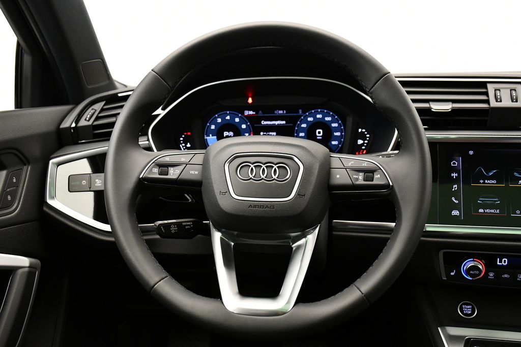 Thumbnail: 2025 Audi Q3 - 22