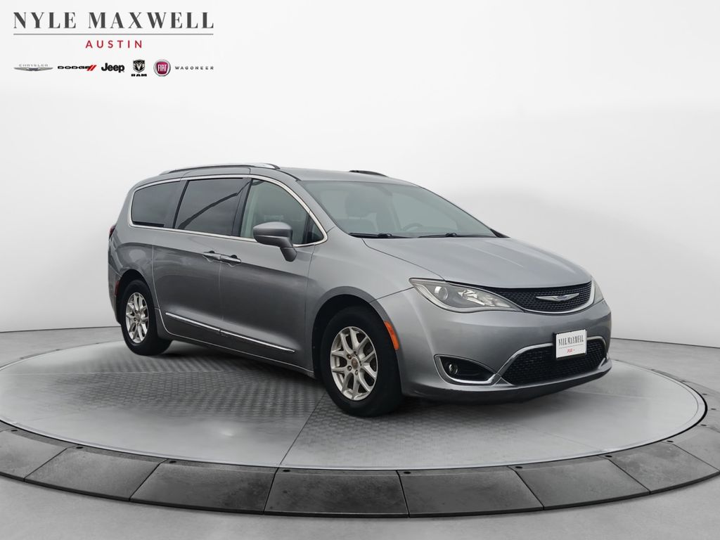 Used Car 2020 Chrysler Pacifica  Touring L For Sale Under $25,000 In Austin, Texas