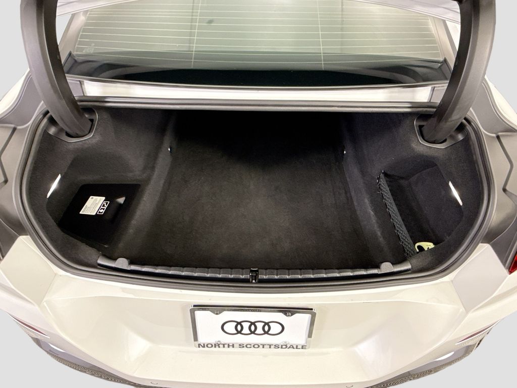 Thumbnail: 2020 BMW 8 Series - 27