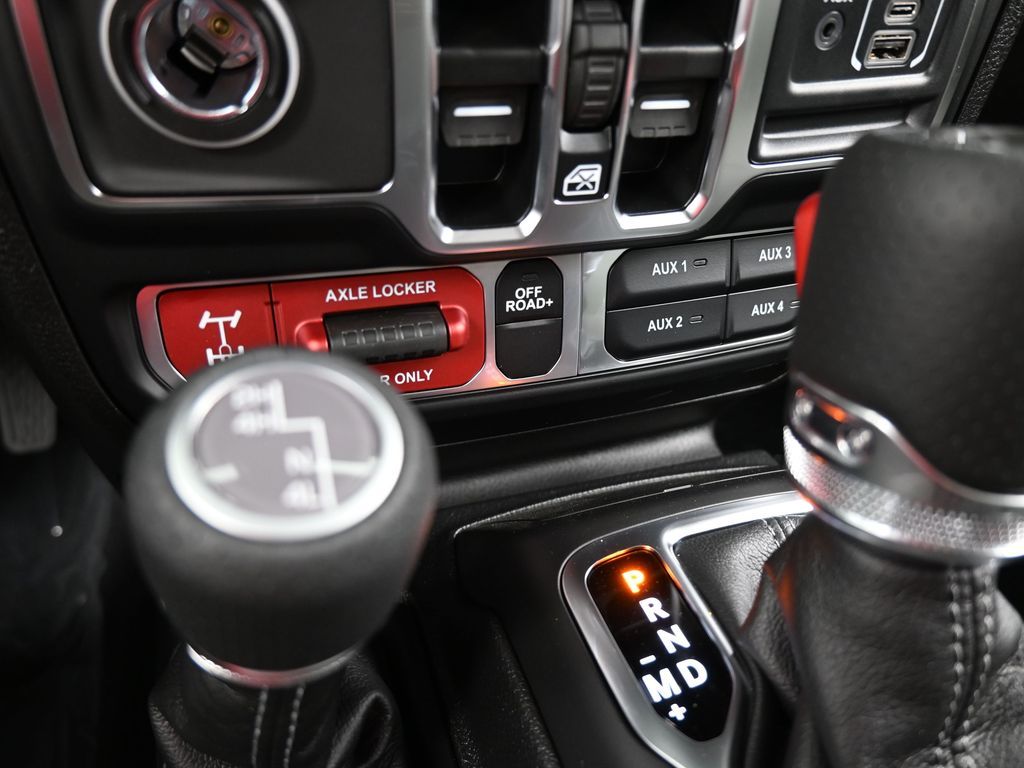 New 2026 Black Clearcoat Jeep Mojave image 19