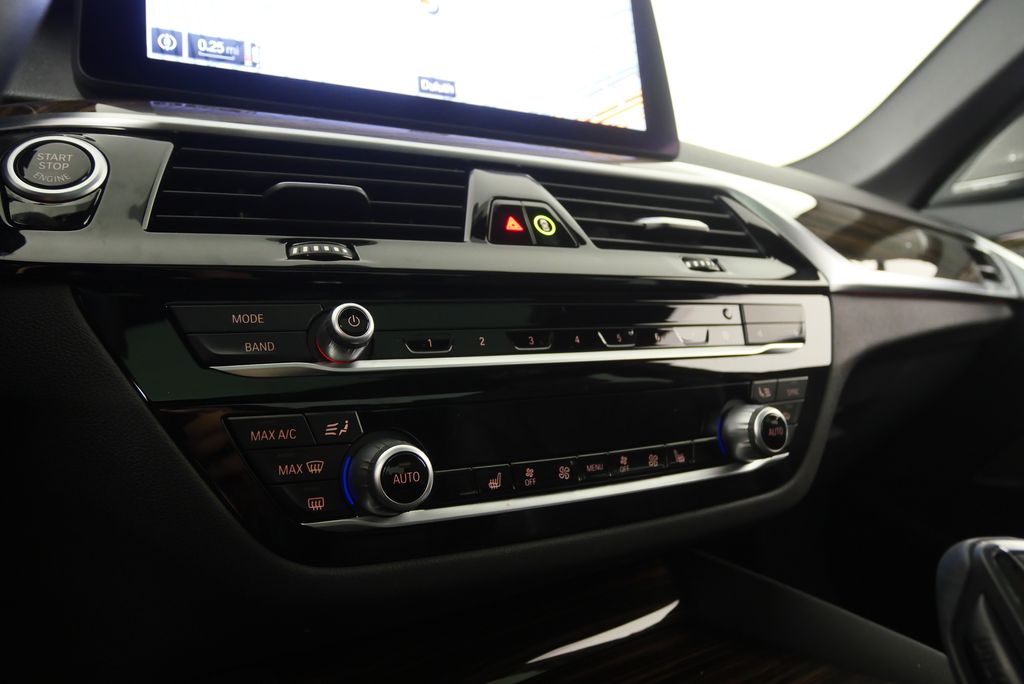 Thumbnail: 2023 BMW 5 Series - 27