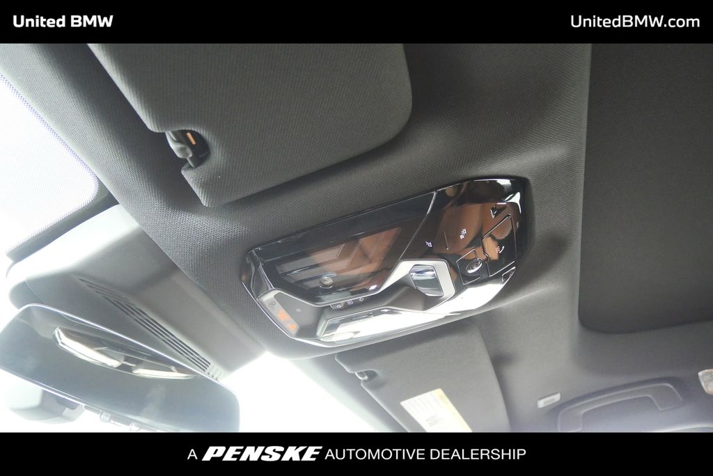 Thumbnail: 2025 BMW 7 Series - 23