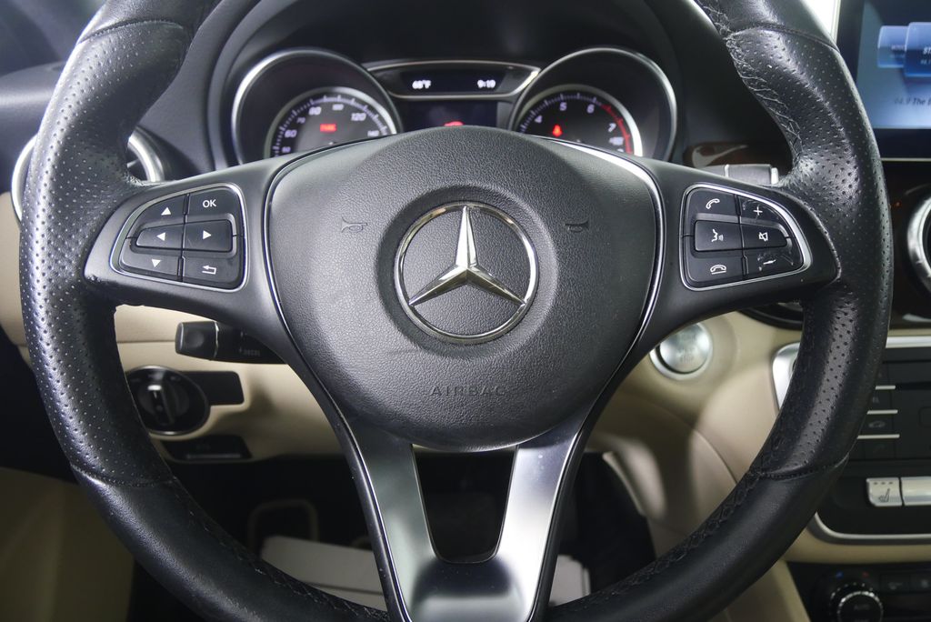 Thumbnail: 2018 Mercedes-Benz CLA - 18