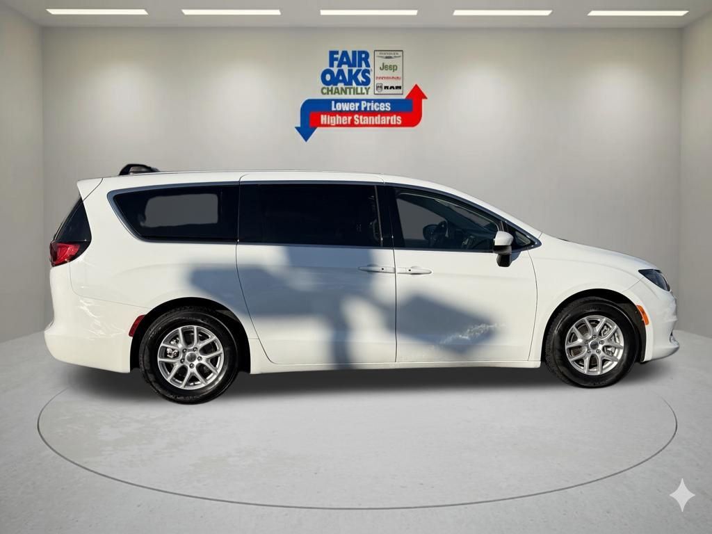 View vehicle photo 7