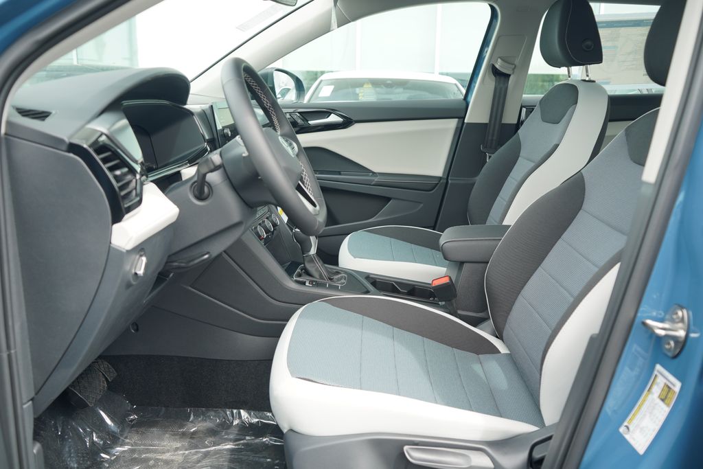 Thumbnail: 2025 Volkswagen Taos - 6