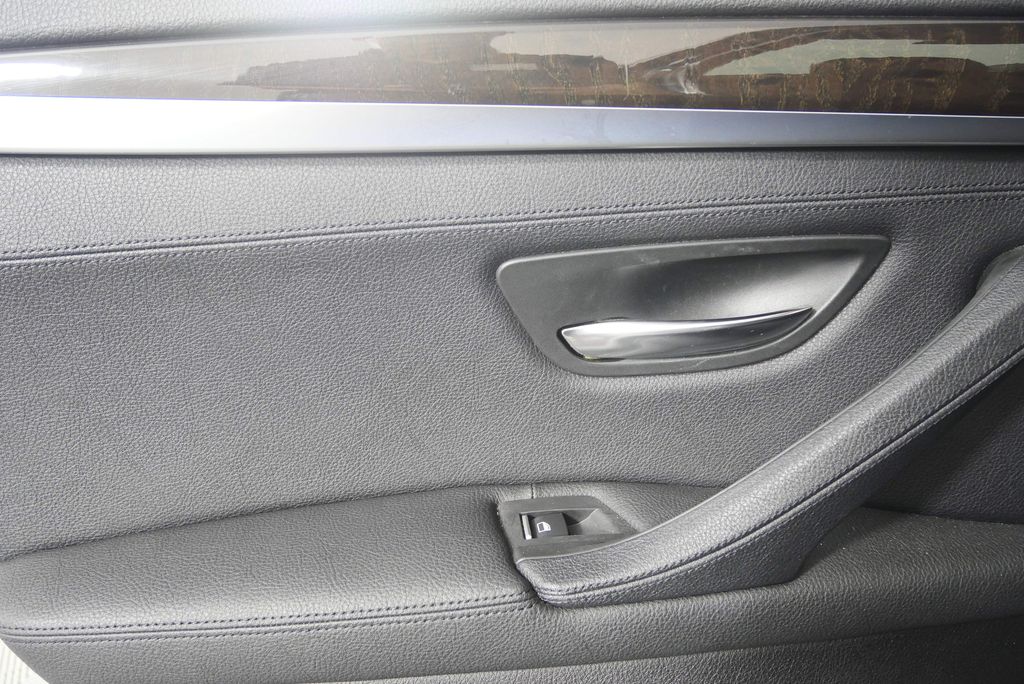 Thumbnail: 2016 BMW 5 Series - 14