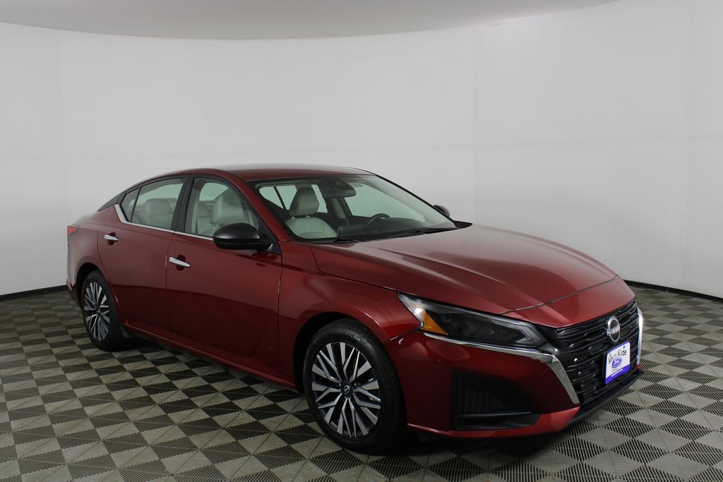 Red (Scarlet Ember) 2025 Nissan Altima 2.5 SV FWD Sedan Front-Wheel Drive Continuously Variable Transmission