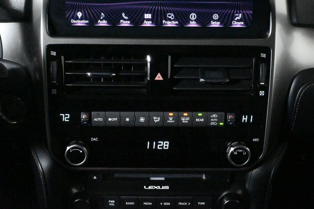 2023 Lexus GX 460 26