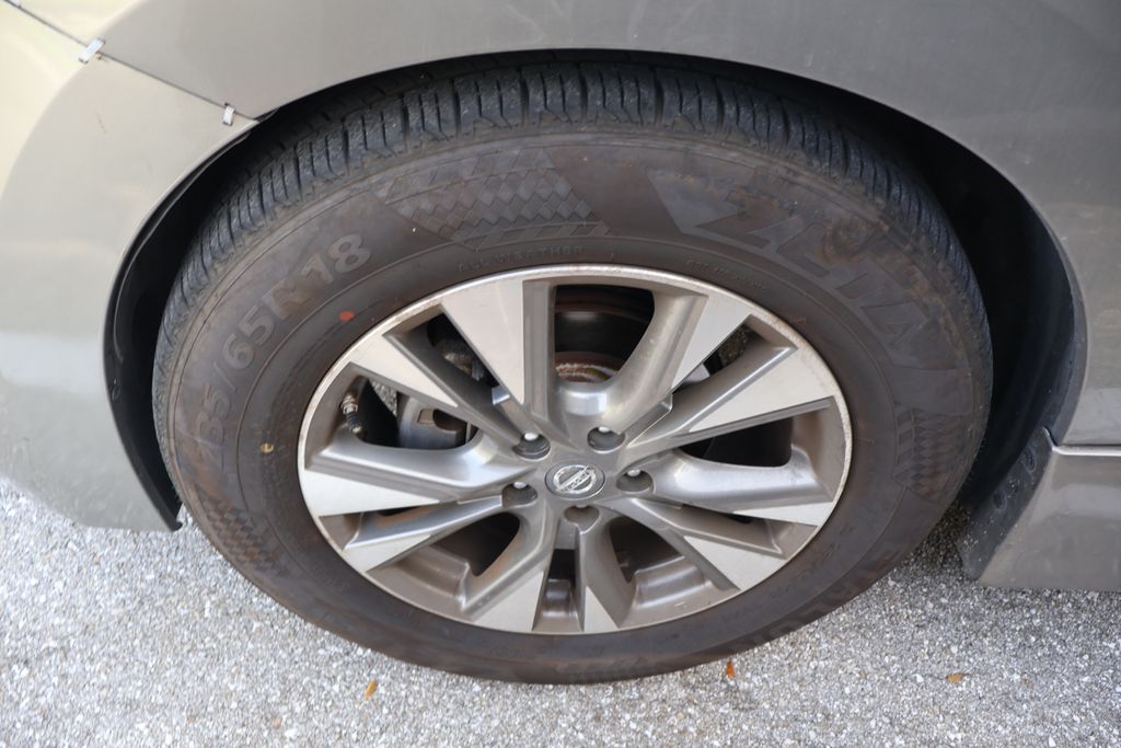 Thumbnail: 2013 Nissan Quest - 4