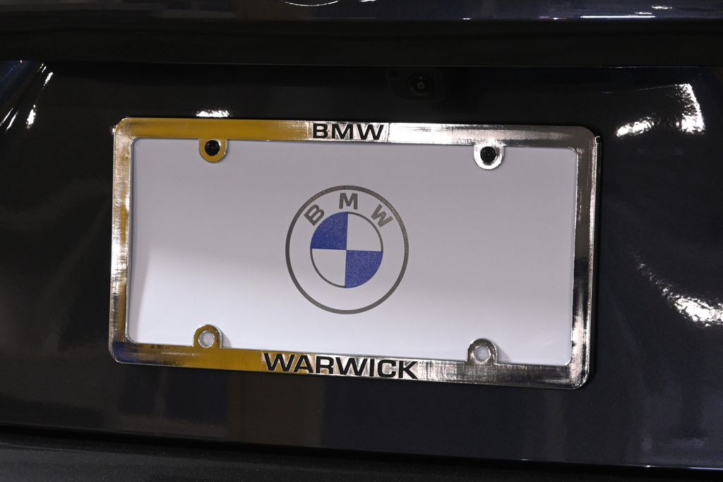 Thumbnail: 2026 BMW 5 Series - 14