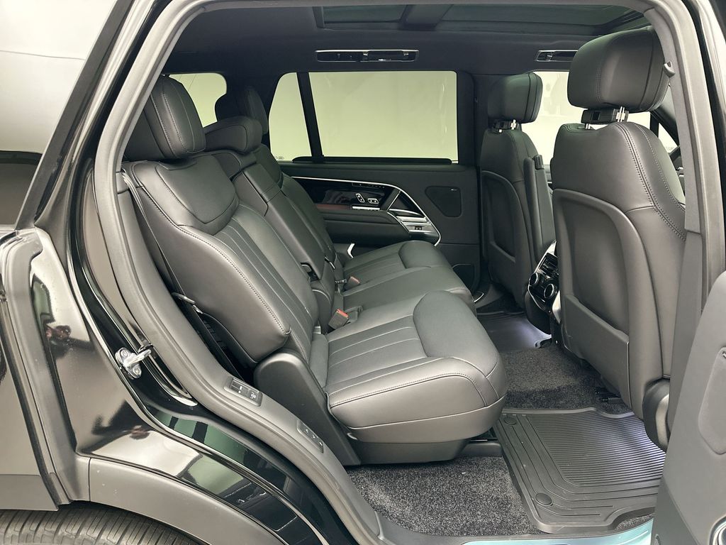Thumbnail: 2026 Land Rover Range Rover - 7