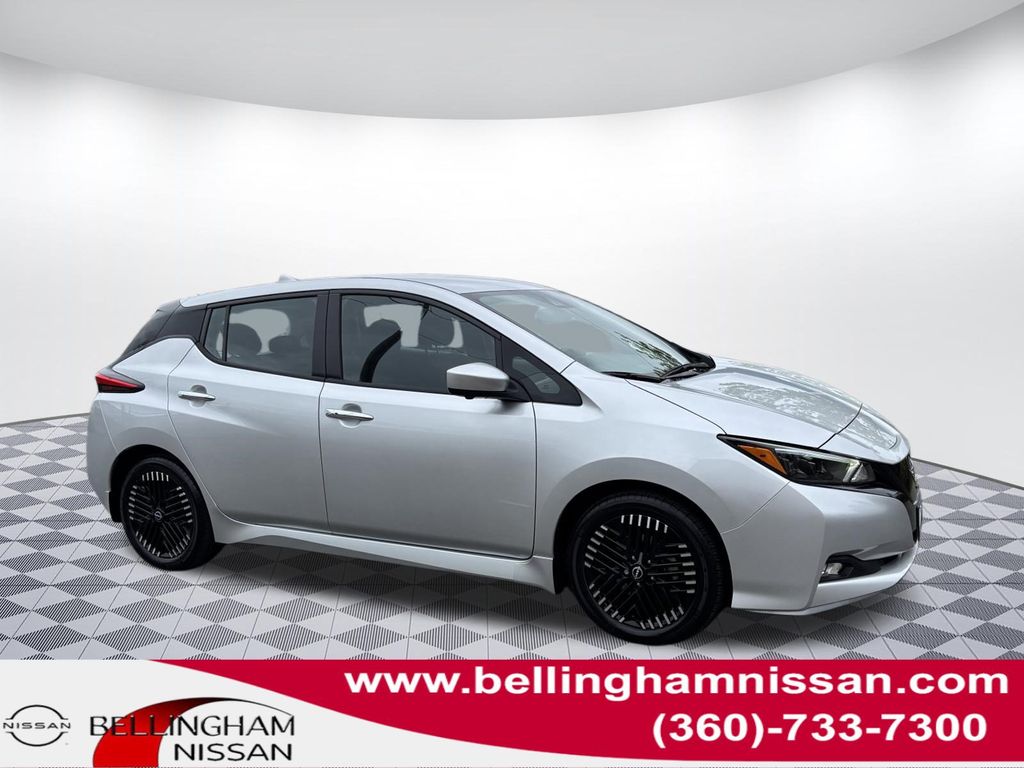 Brilliant Silver Metallic 2025 Nissan LEAF SV Plus FWD Hatchback Front-Wheel Drive Automatic