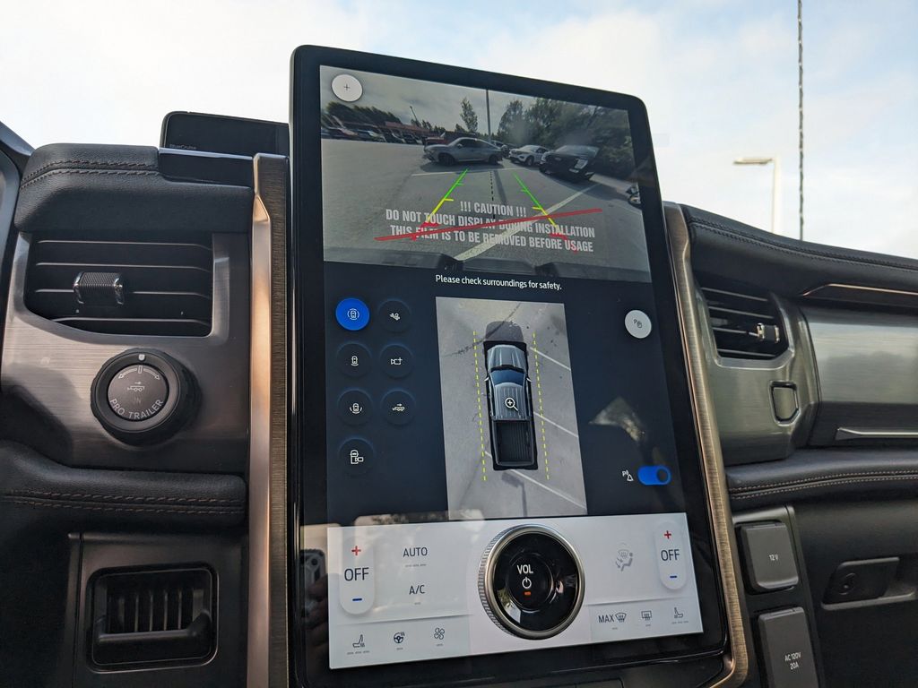 2025 Ford F-150 Lightning Lariat
