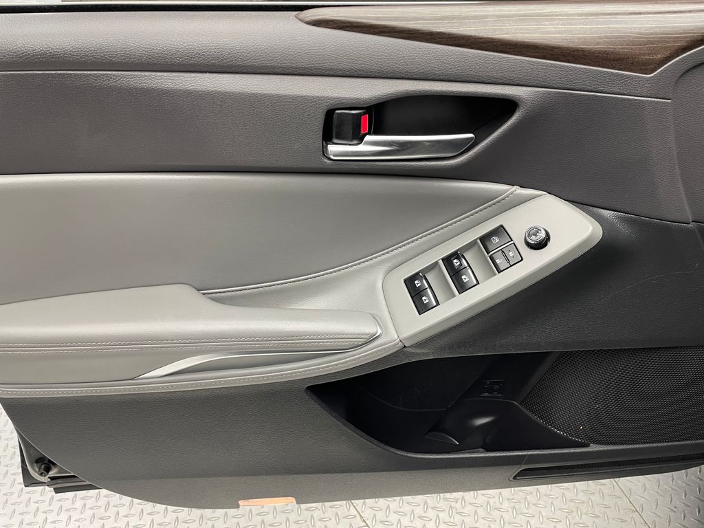 Thumbnail: 2022 Toyota Avalon - 9