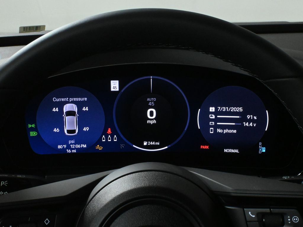 Thumbnail: 2025 Porsche Macan - 21