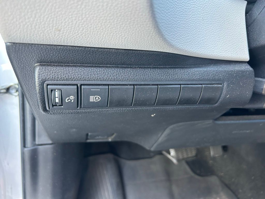 Thumbnail: 2022 Toyota Corolla - 17