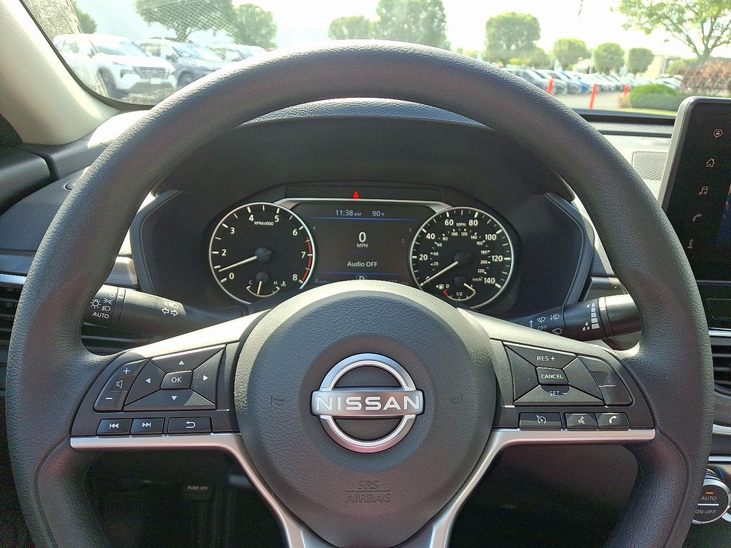 Thumbnail: 2025 Nissan Altima - 10