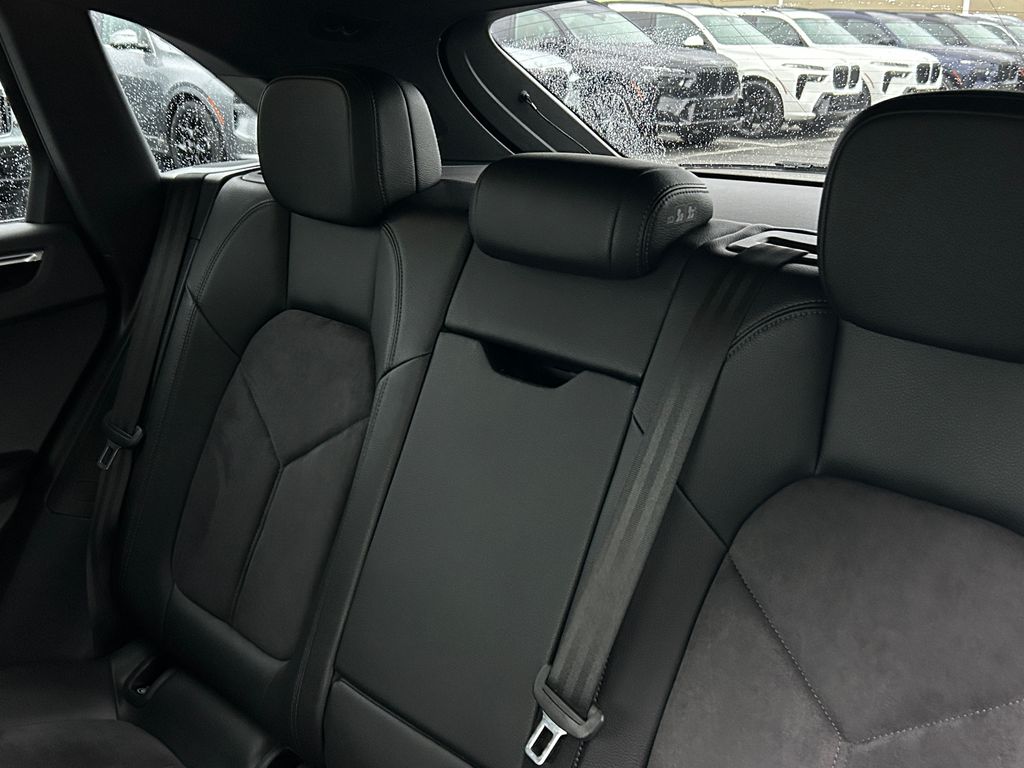 Thumbnail: 2018 Porsche Macan - 29