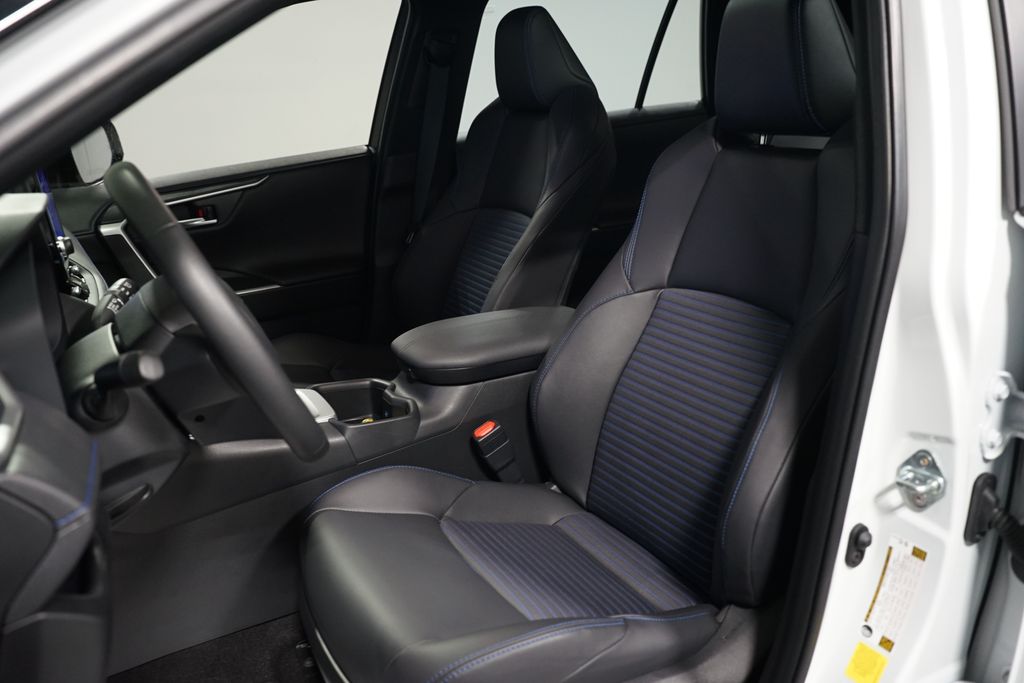 Thumbnail: 2025 Toyota RAV4 - 29