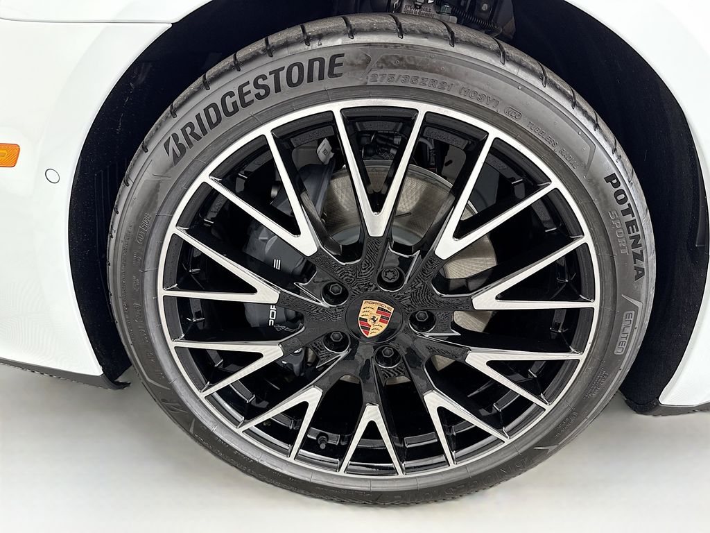 Thumbnail: 2026 Porsche Panamera - 31