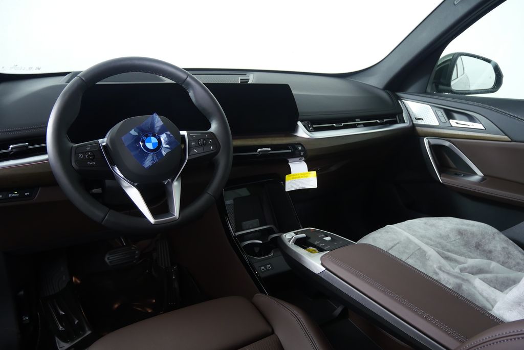 2025 BMW X1 xDrive28i 17
