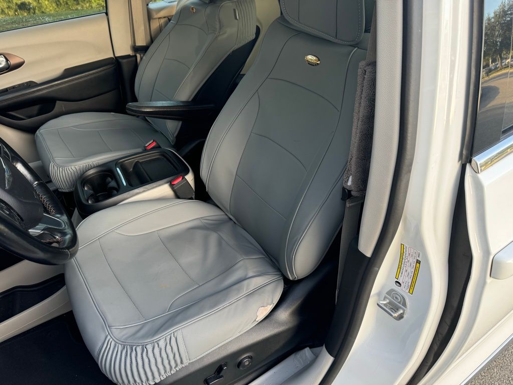 2019 Chrysler Pacifica Touring L 16