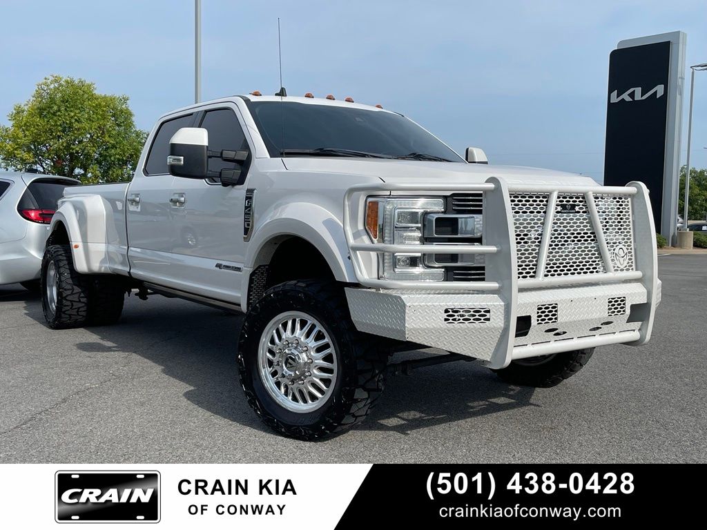  2019 Ford F-450 Super Duty Limited Crew Cab LB DRW 4WD   