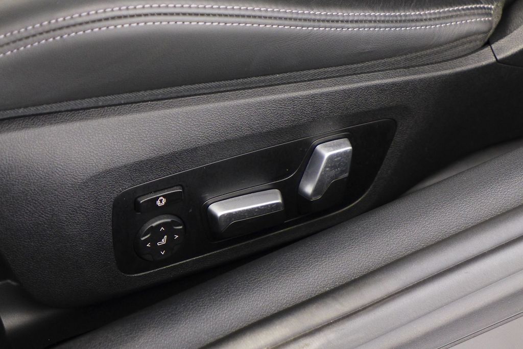 Thumbnail: 2023 BMW M8 - 24