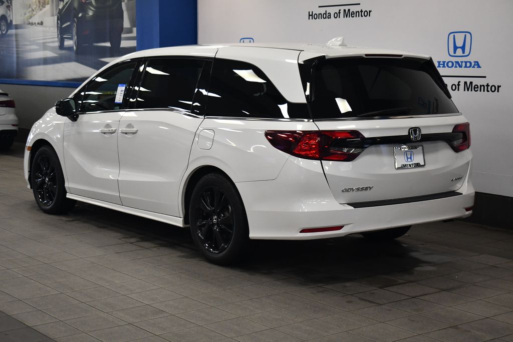 Thumbnail: 2023 Honda Odyssey - 3