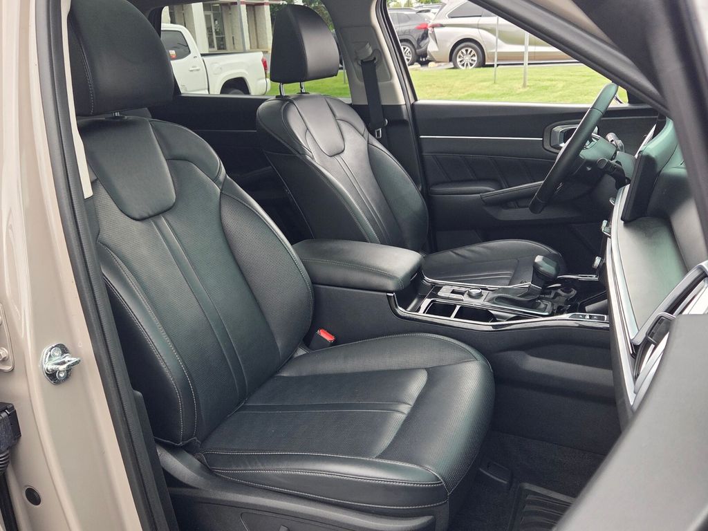Used 2025 Kia Sorento SUV