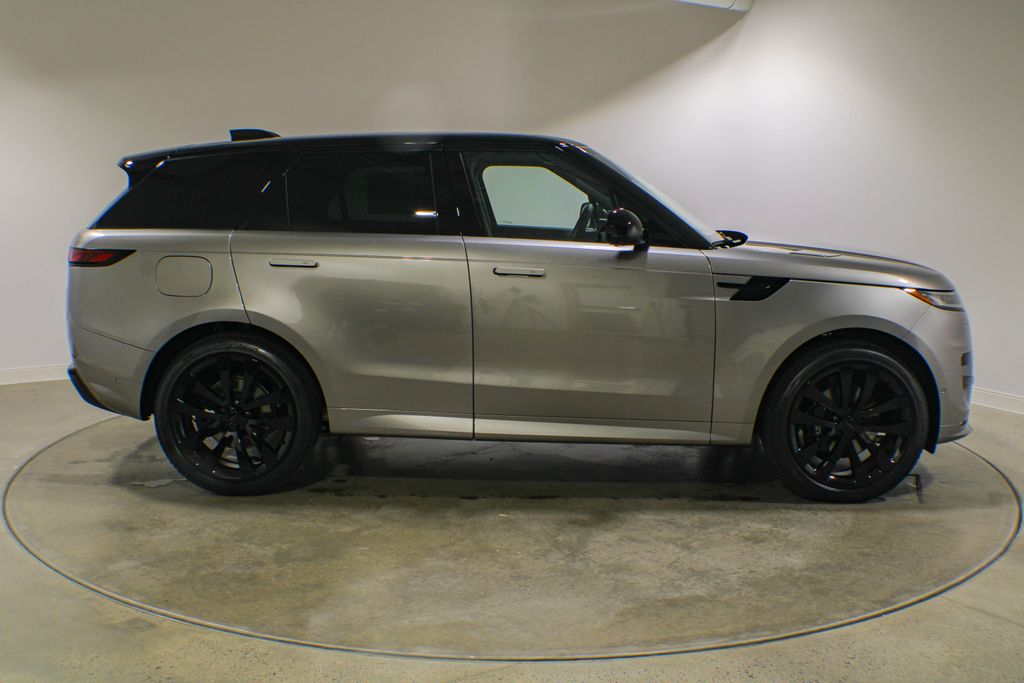 New 2026 Silver Land Rover Dynamic SE image 7