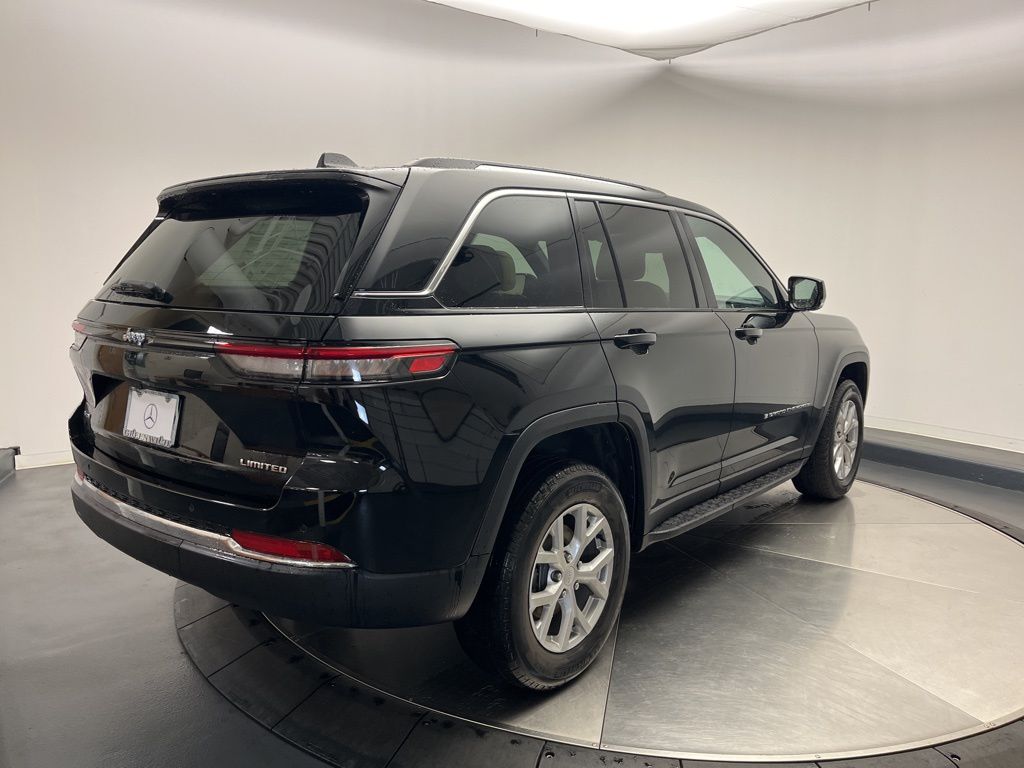 Thumbnail: 2024 Jeep Grand Cherokee - 7