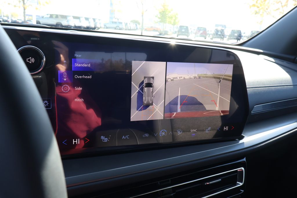 Thumbnail: 2026 Chevrolet Traverse - 25