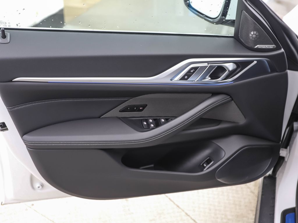 Thumbnail: 2025 BMW i4 - 9