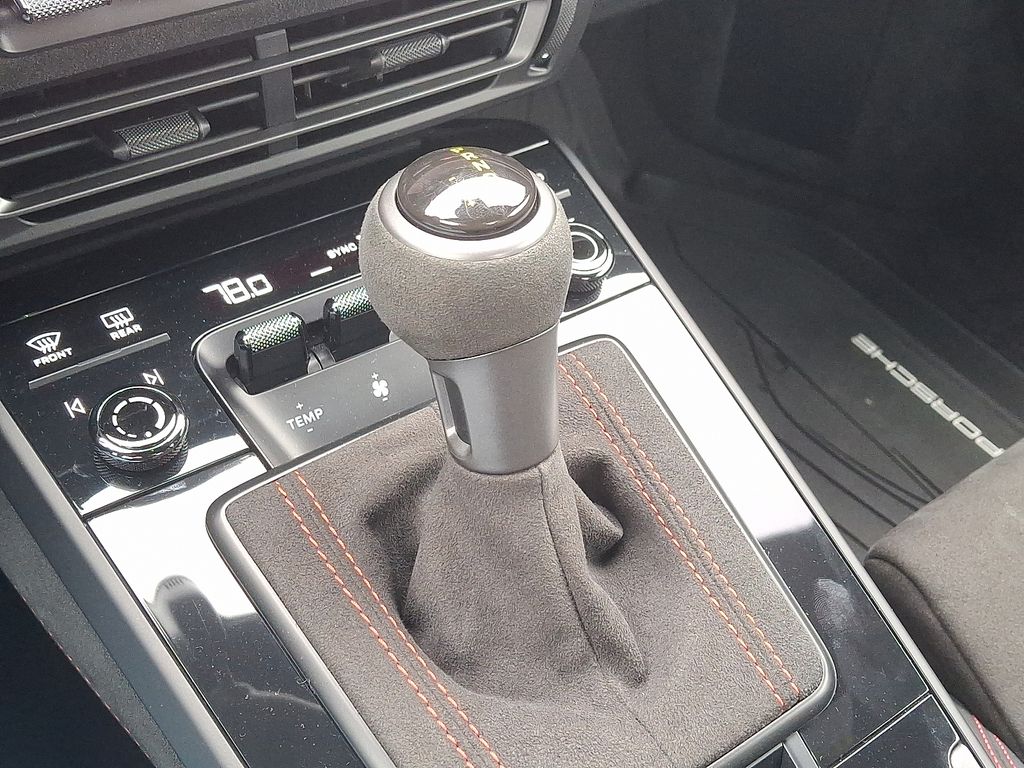 Thumbnail: 2022 Porsche 911 - 13